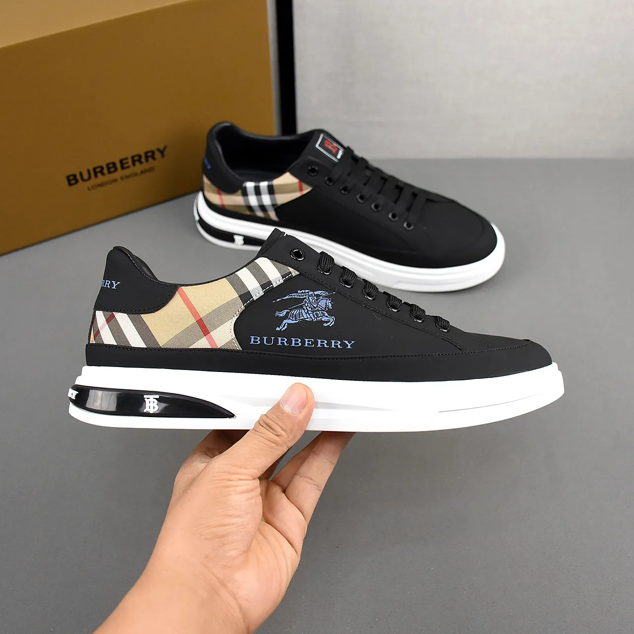 PP400⛳️⛳️⛳️Burberry [Burberry] fashionable sports and casual shoes, the upper is made of first-layer cowhide with plaid material, first-layer pigskin lining, and rubber outsole. Men's size 38-44.